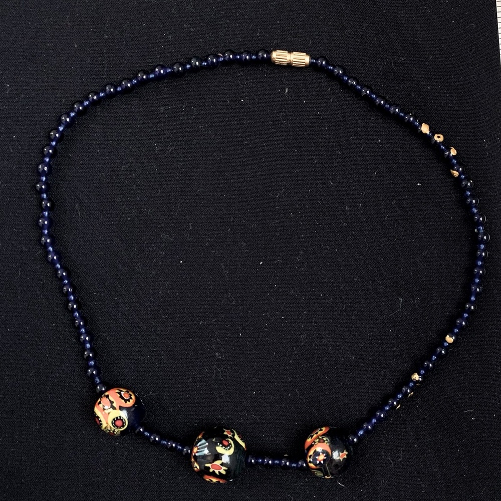 VINTAGE PAINTED GLASS BEAD CHOKER NECKLACE